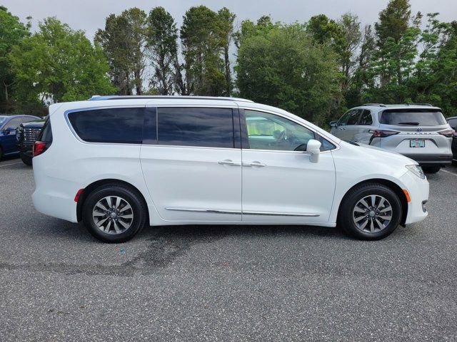 Used 2020 Chrysler Pacifica Touring-L Plus w/ Advanced Safetytec Group image 9