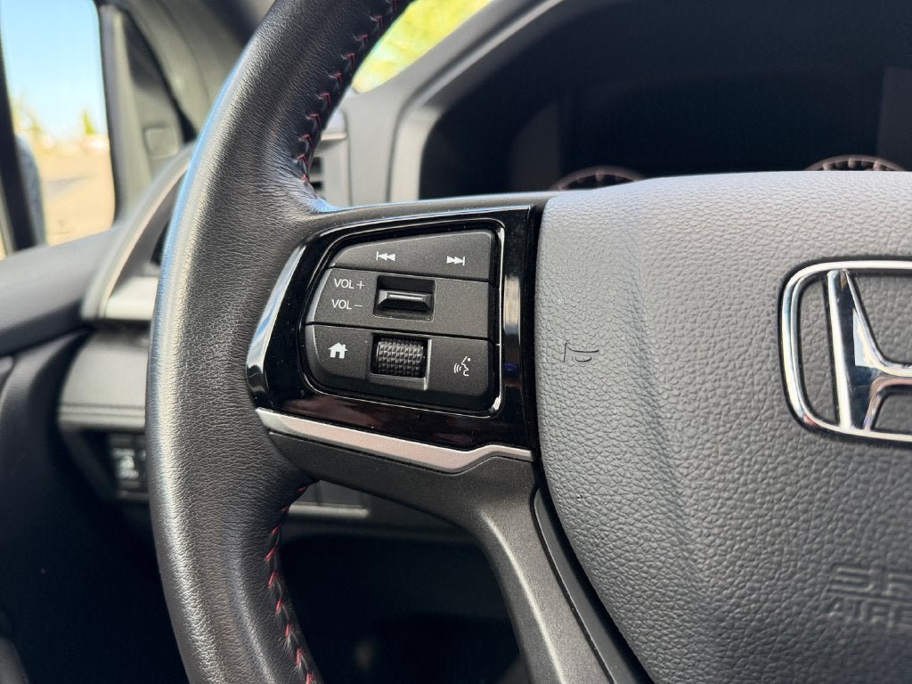 Used 2025 Honda Odyssey Sport-L image 15
