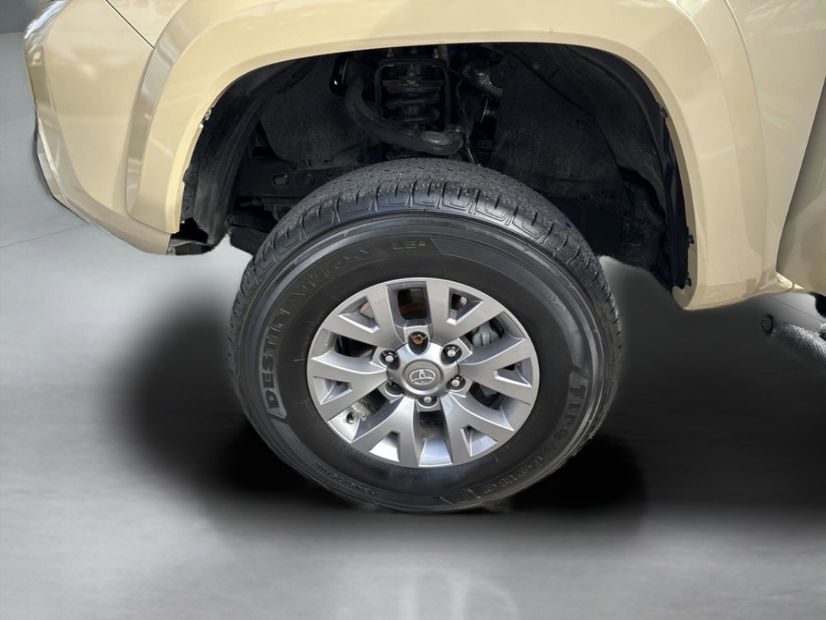 Used 2019 Toyota Tacoma SR5 image 32