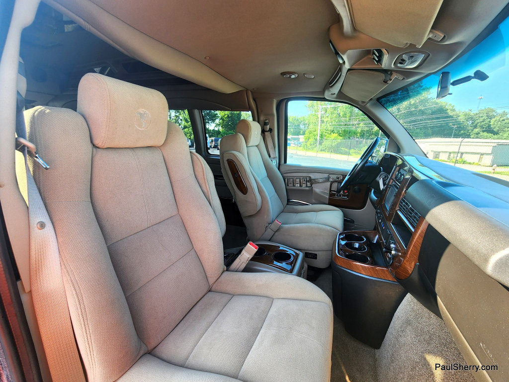 Used 2015 Chevrolet Express 2500 RWD image 38