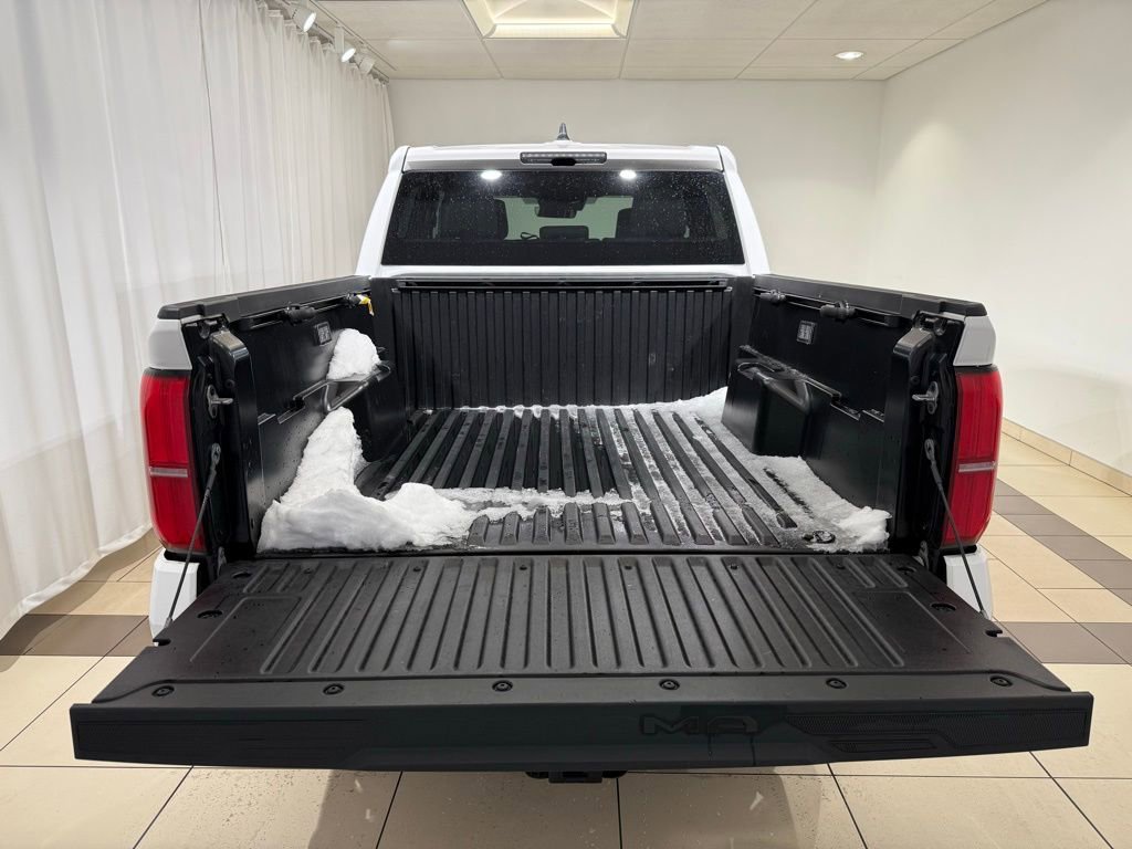 Certified 2025 Toyota Tacoma TRD Off-Road AWD/4WD image 11