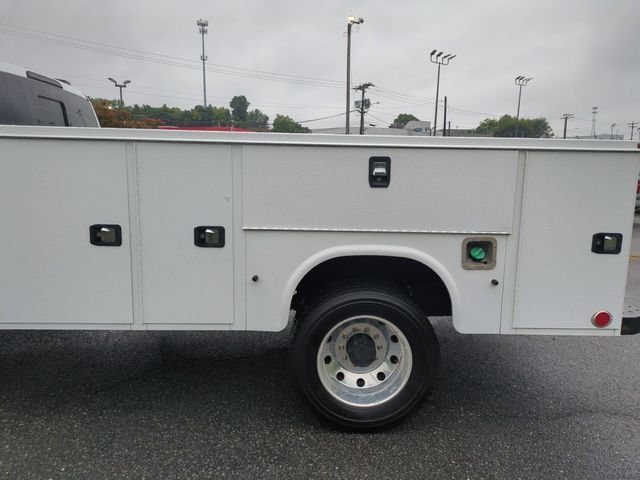 Used 2024 Ford F550 4x4 Crew Cab Super Duty image 28
