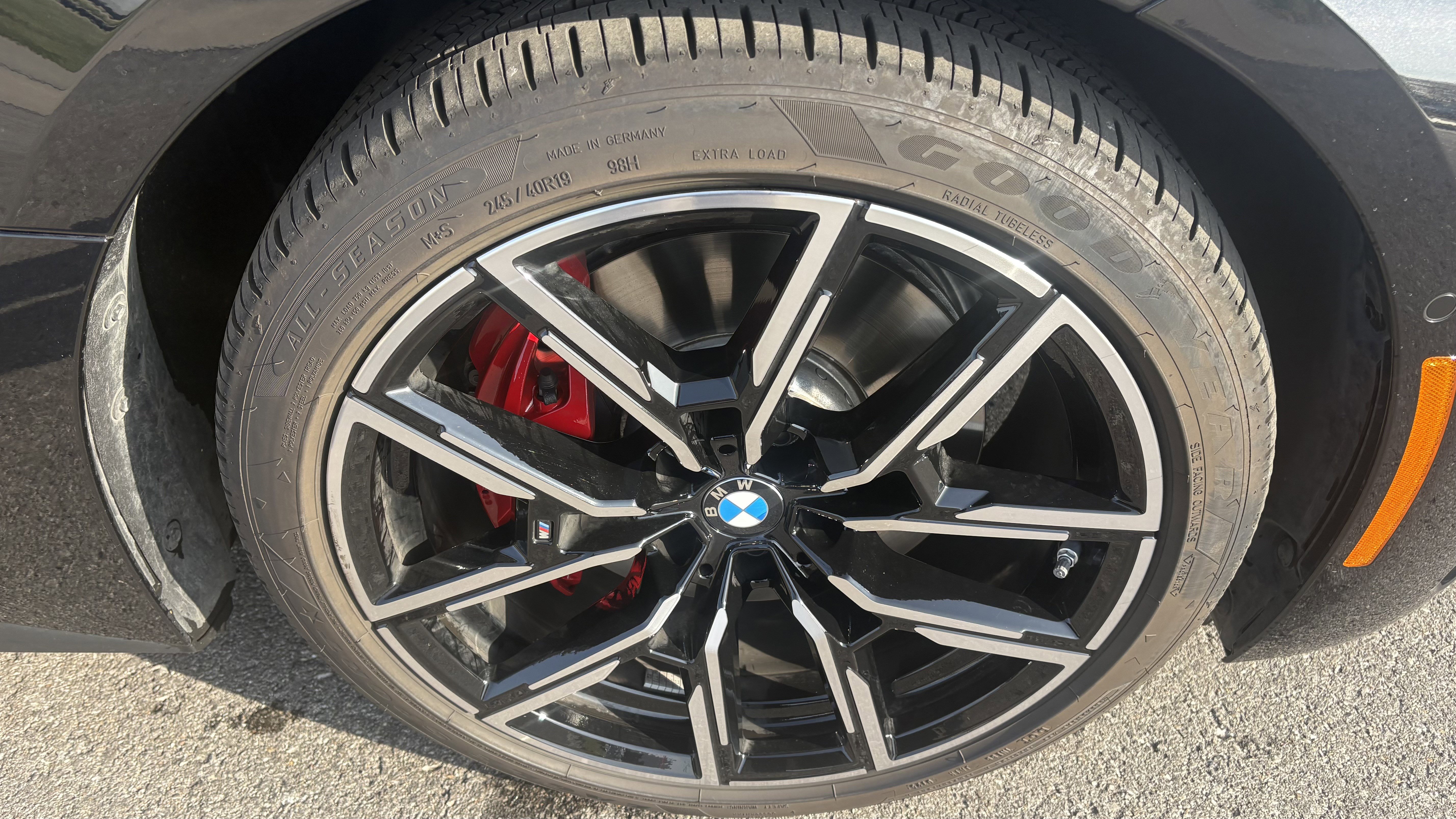 Used 2025 BMW i4 M50 w/ Premium Package image 15