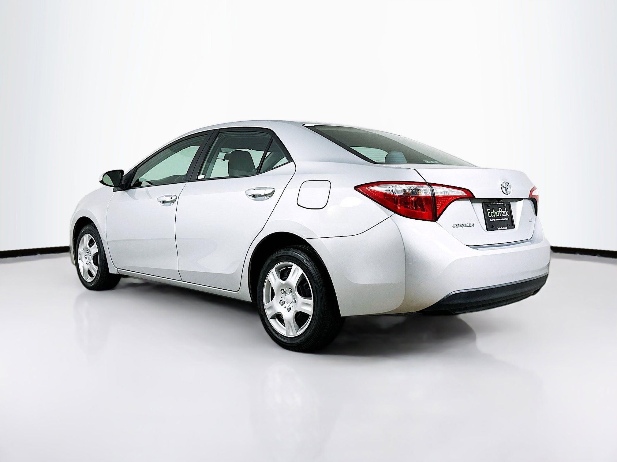 Used 2016 Toyota Corolla LE image 5