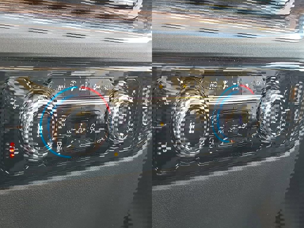 Used 2024 GMC Sierra 1500 SLE w/ Preferred Package image 28