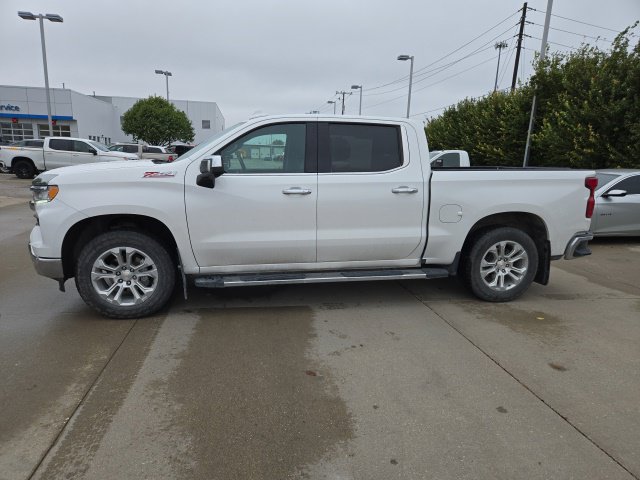 Used 2024 Chevrolet Silverado 1500 LTZ AWD/4WD image 2
