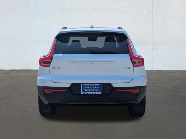 Used 2026 Volvo XC40 B5 Plus w/ Protection Package Premier AWD/4WD image 4