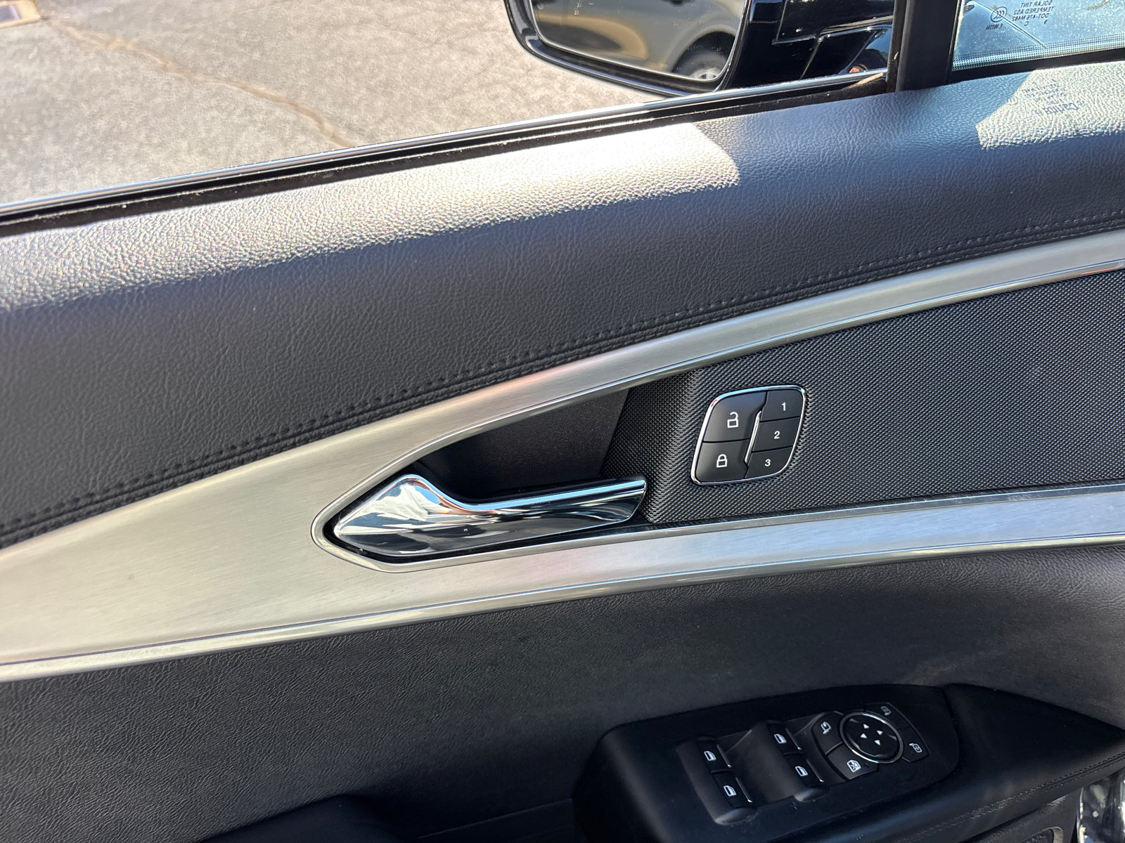 Used 2019 Lincoln Nautilus Premier AWD/4WD image 12