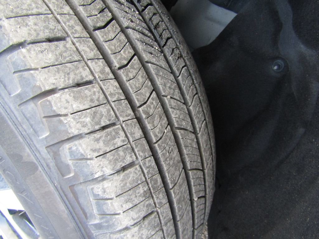 Used 2024 Jeep Grand Cherokee L Limited w/ Luxury Tech Group II image 35