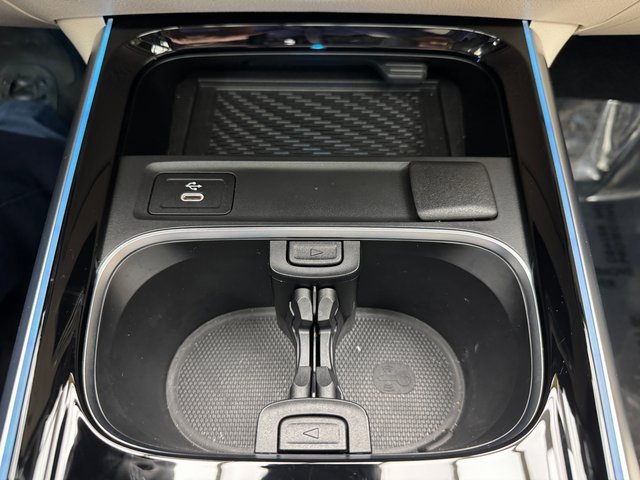 Used 2025 Mercedes-Benz GLB 250 4MATIC image 18