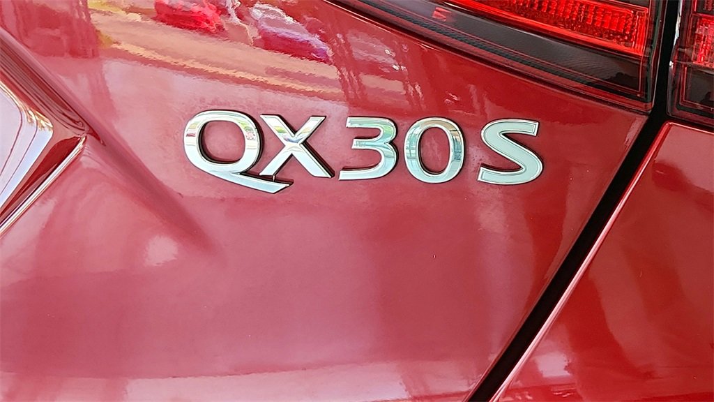 Used 2018 INFINITI QX30 Sport w/ Sport Leather Package image 38