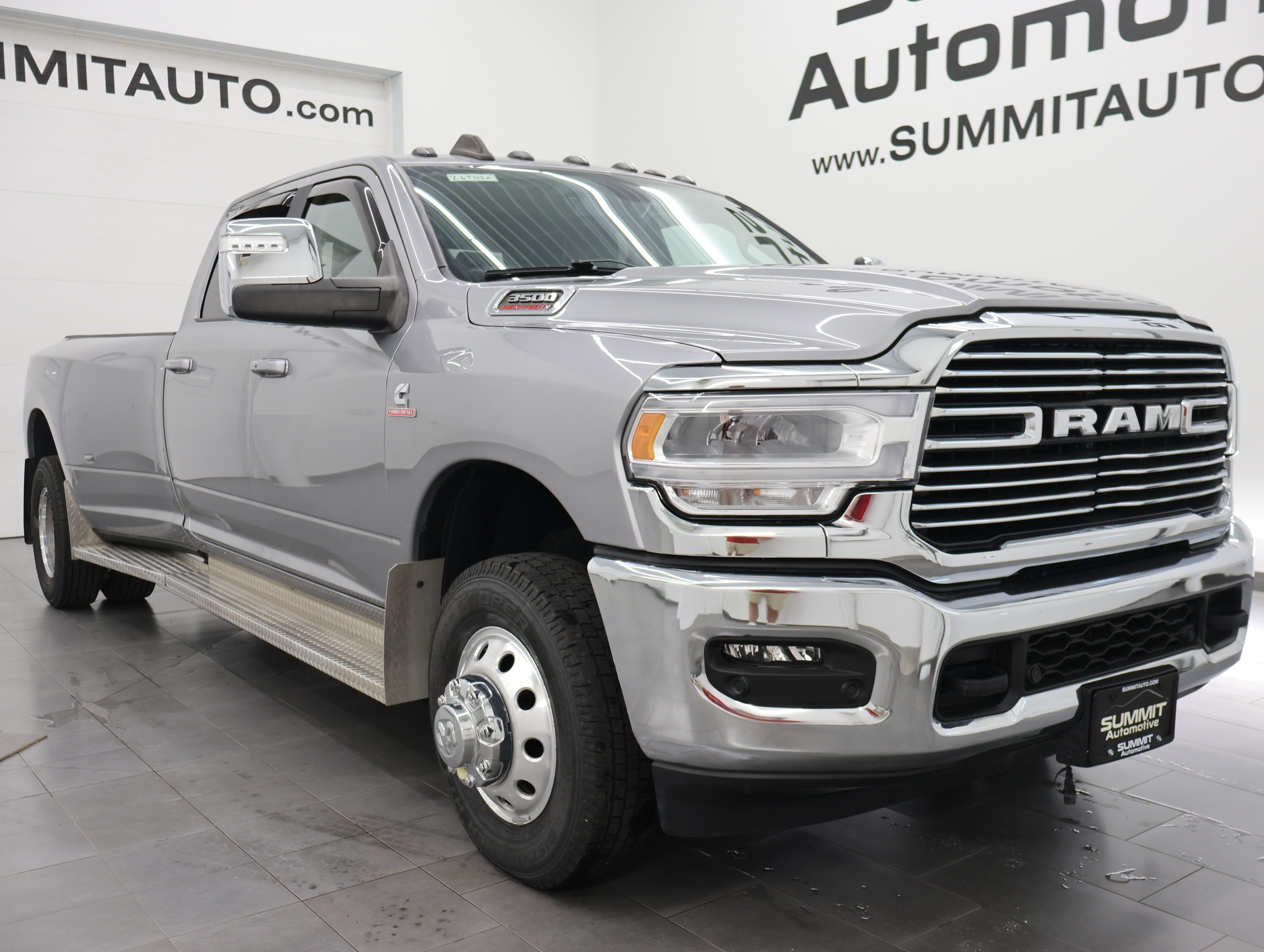 Used 2023 RAM 3500 Laramie AWD/4WD image 2