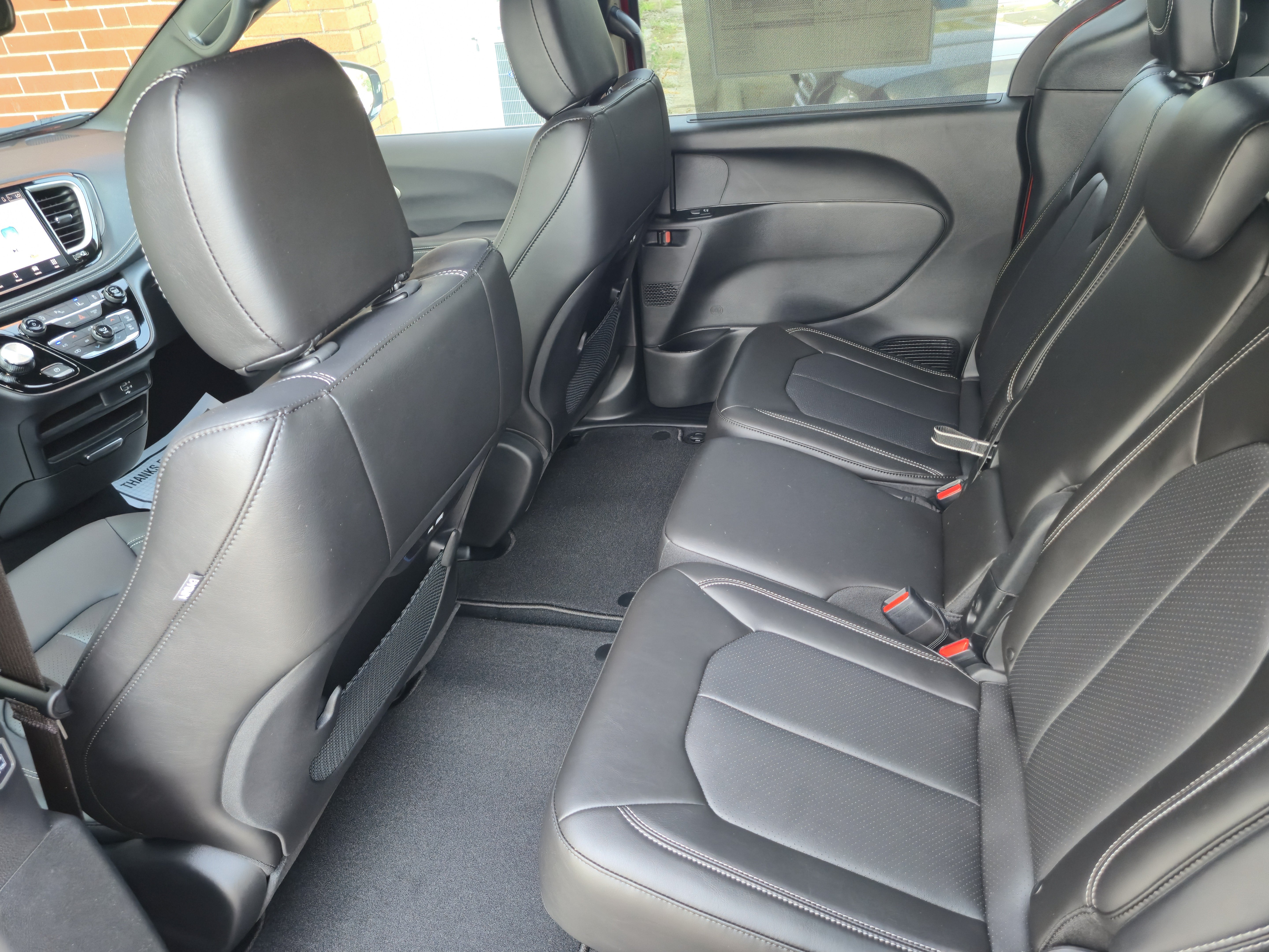 New 2027 Chrysler Pacifica Select FWD image 8