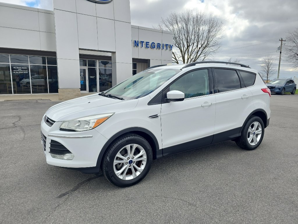 Used 2015 Ford Escape SE w/ Equipment Group 201A image 2