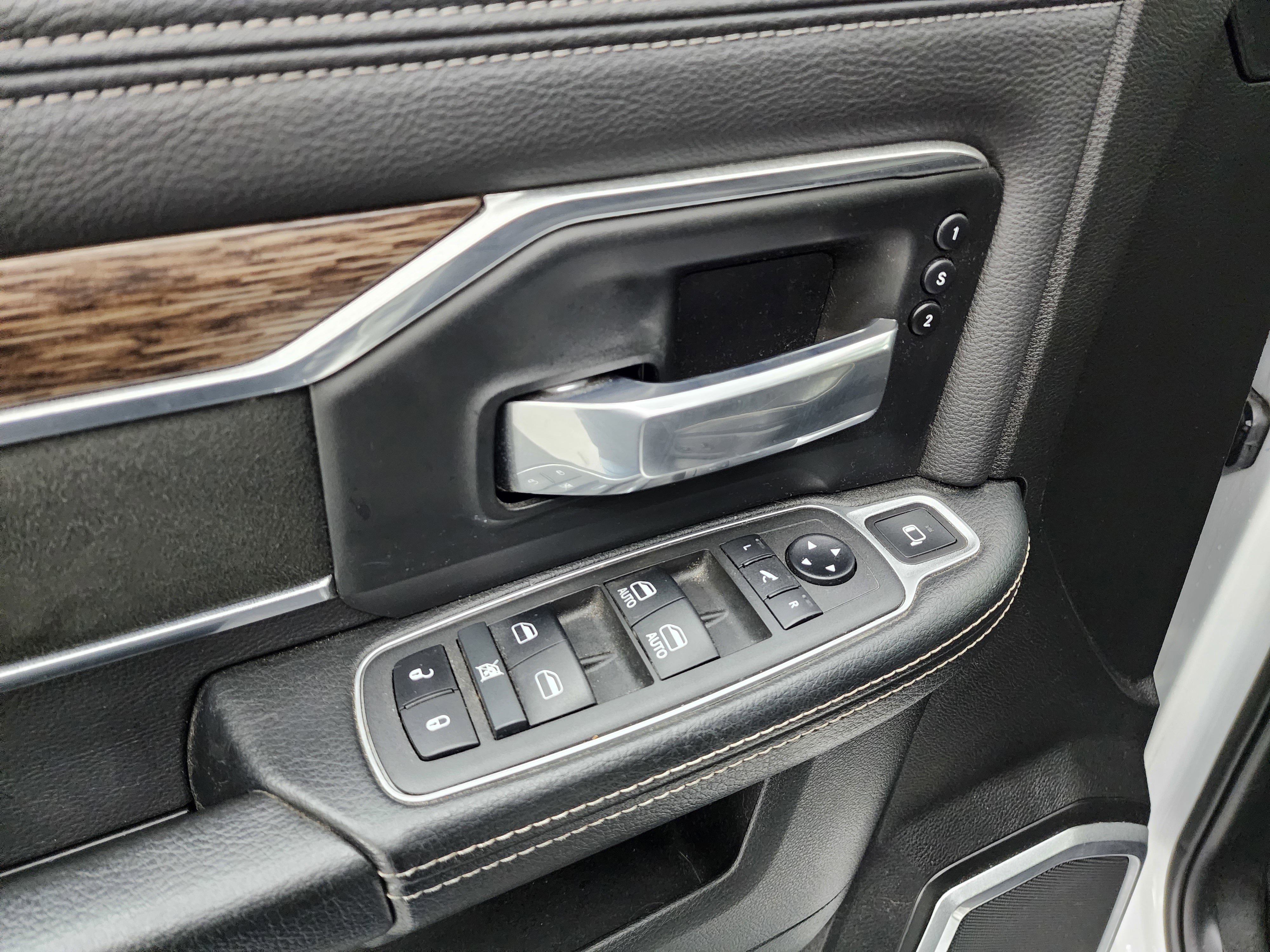 Used 2021 RAM 3500 Laramie image 47