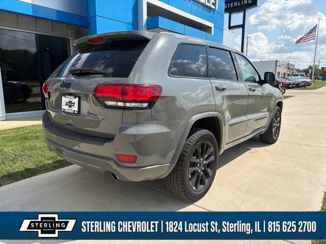 Used 2022 Jeep Grand Cherokee Laredo X AWD/4WD image 5
