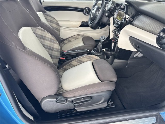 Used 2015 MINI Cooper 2-Door Hardtop image 32