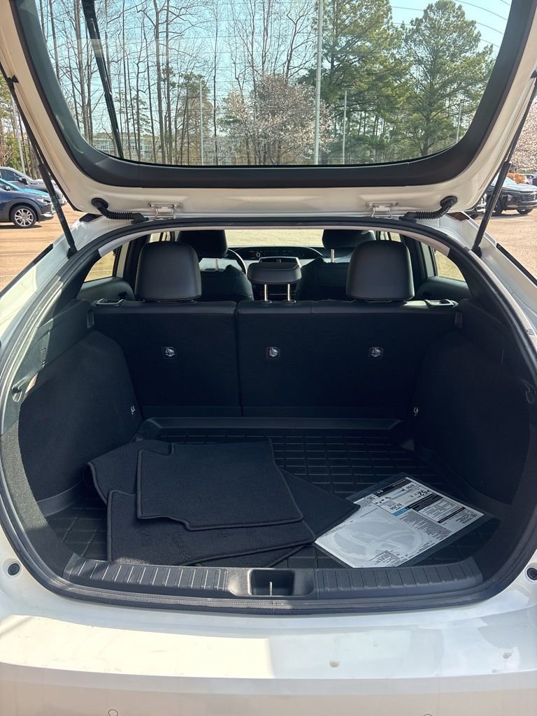 Used 2019 Toyota Prius XLE image 10