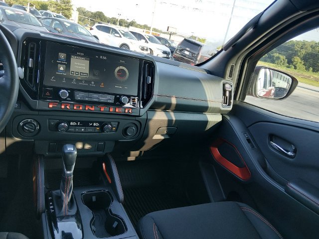 Used 2025 Nissan Frontier PRO-4X w/ Tow Package AWD/4WD image 11