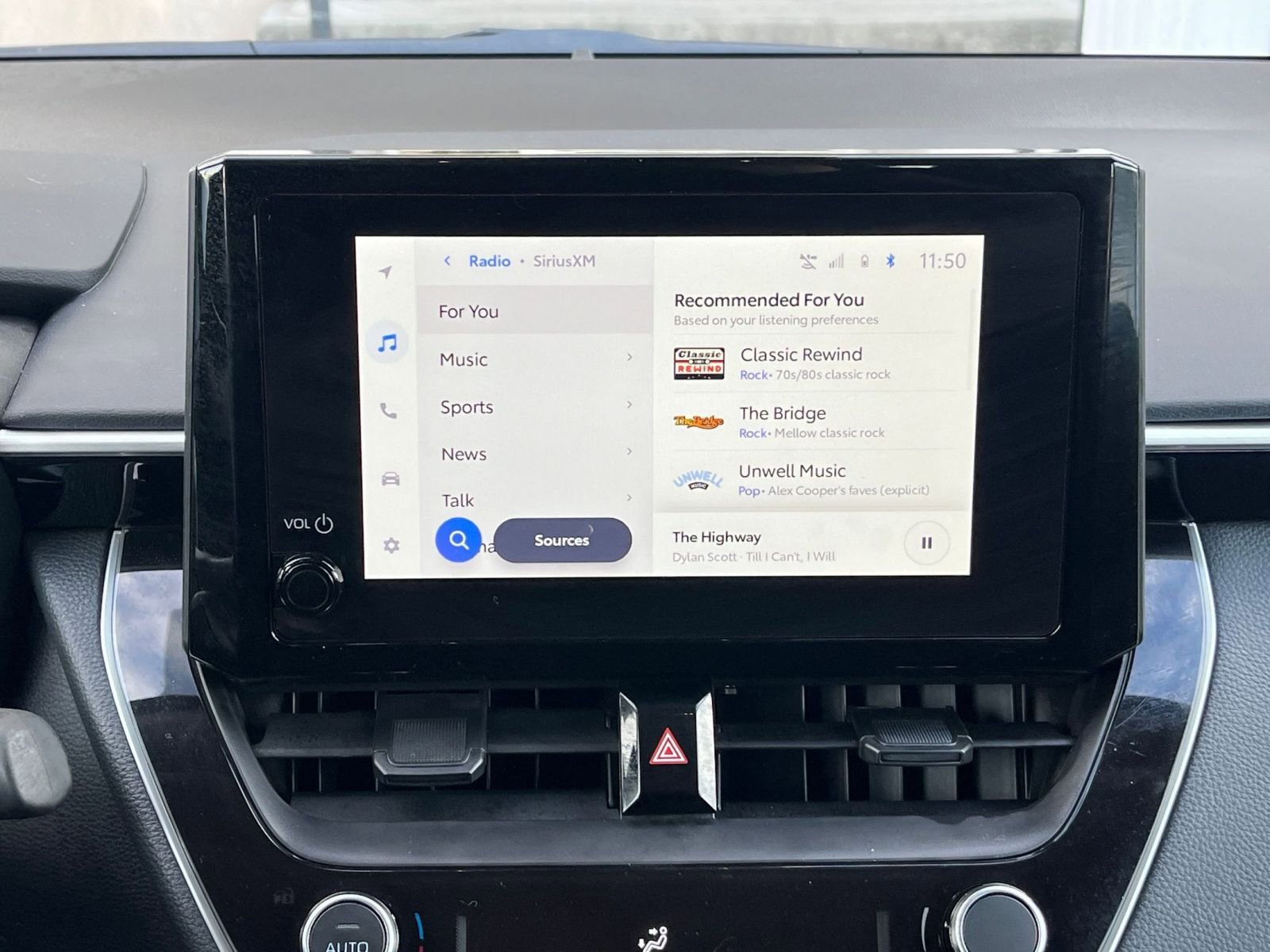 Used 2025 Toyota Corolla LE image 18