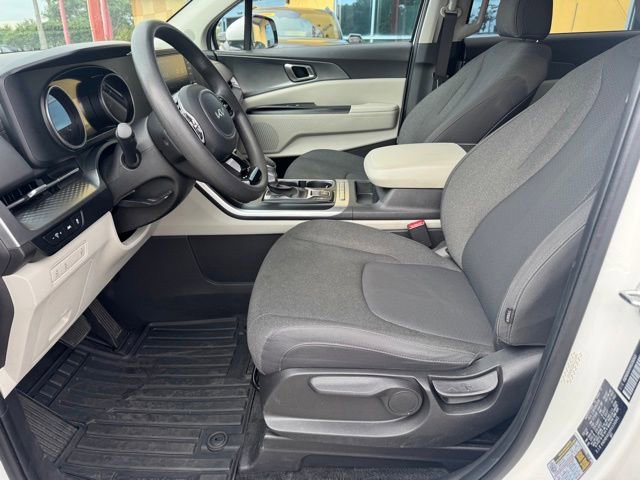 Used 2024 Kia Carnival LX FWD image 18