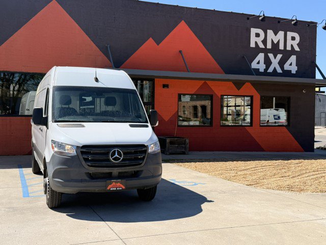 Used 2022 Mercedes-Benz Sprinter 3500 image 3