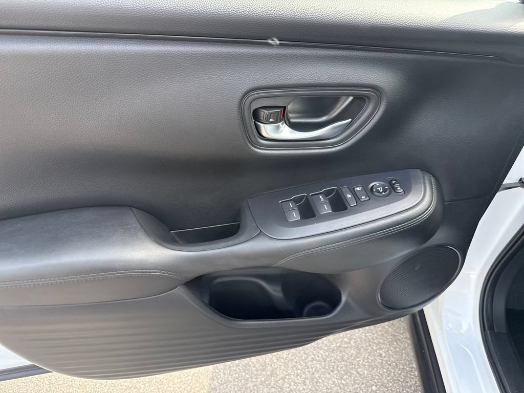 Certified 2025 Honda HR-V LX image 9