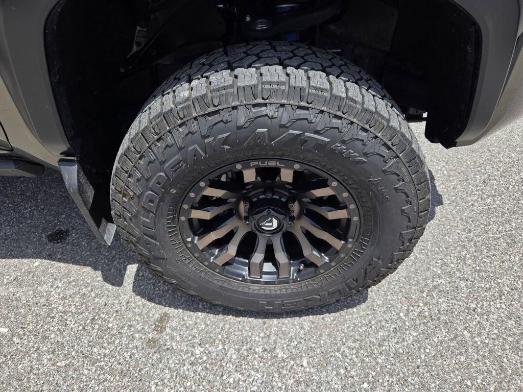 Used 2025 Toyota Tacoma TRD Off-Road AWD/4WD image 21