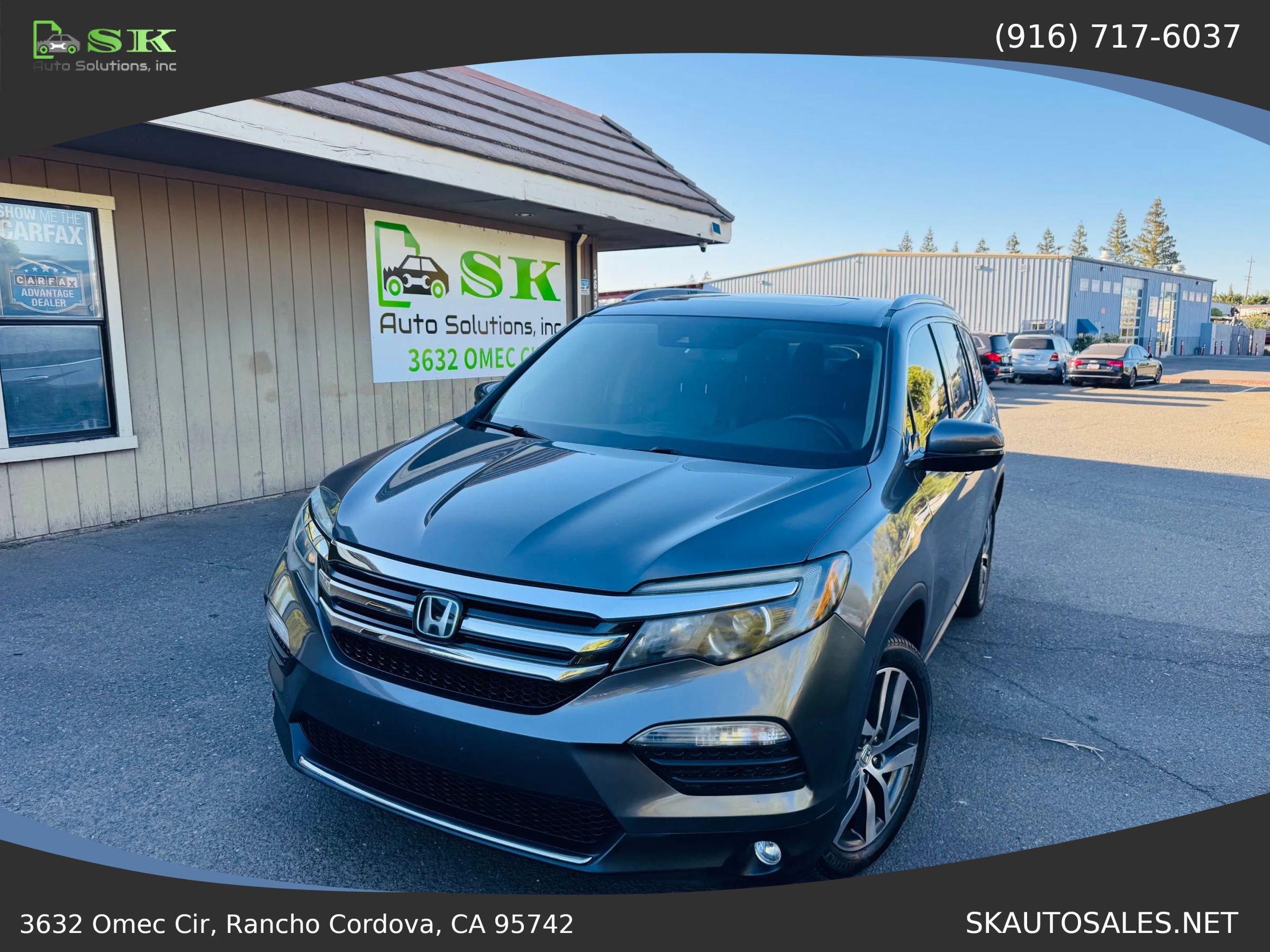 Used 2017 Honda Pilot Touring image 1