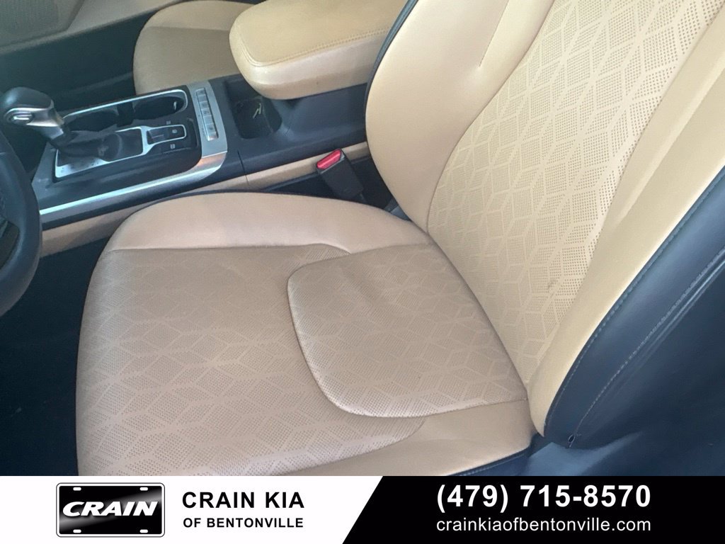 Certified 2024 Kia Carnival LX FWD image 18