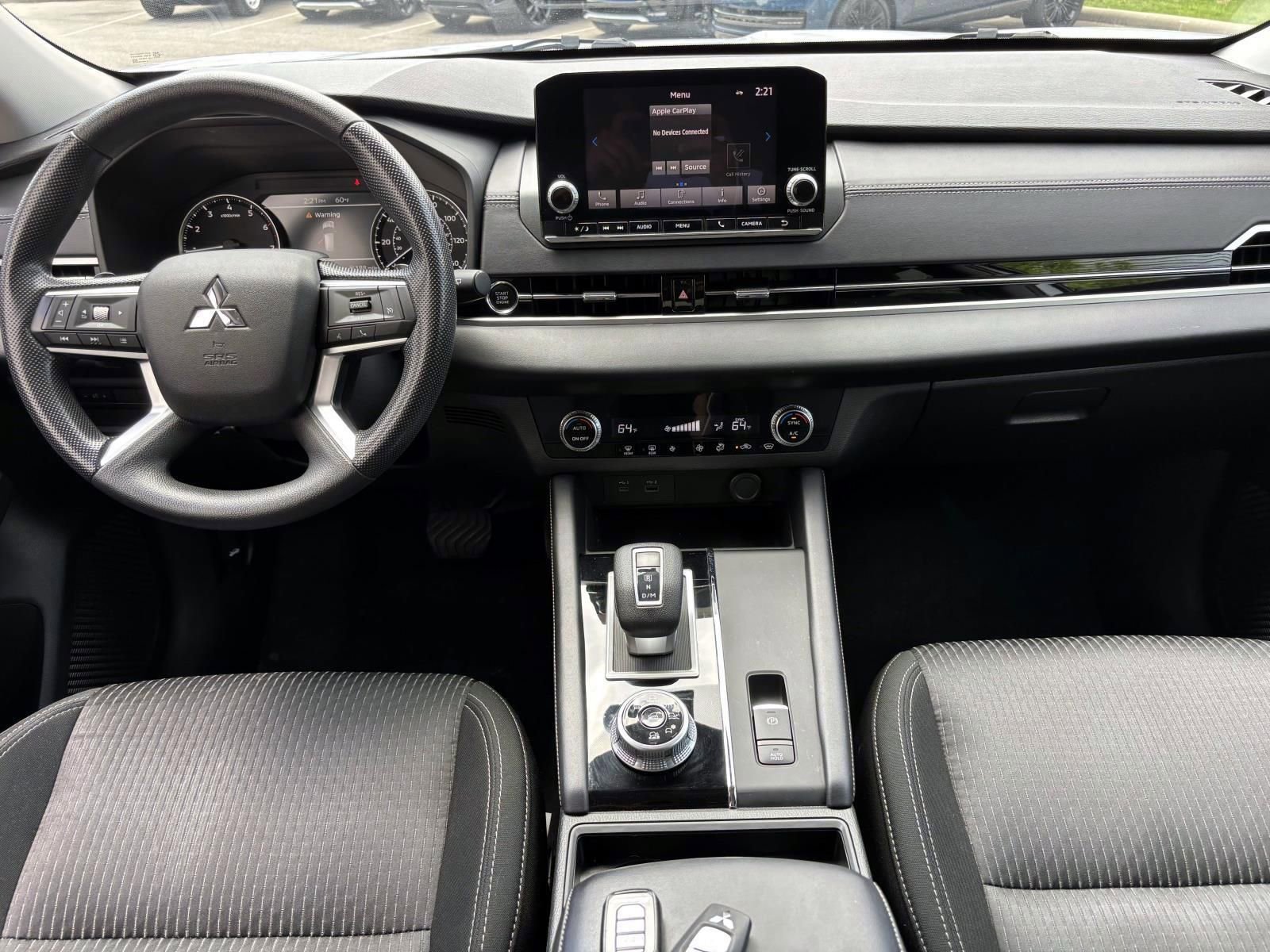 Used 2023 Mitsubishi Outlander ES AWD/4WD image 29