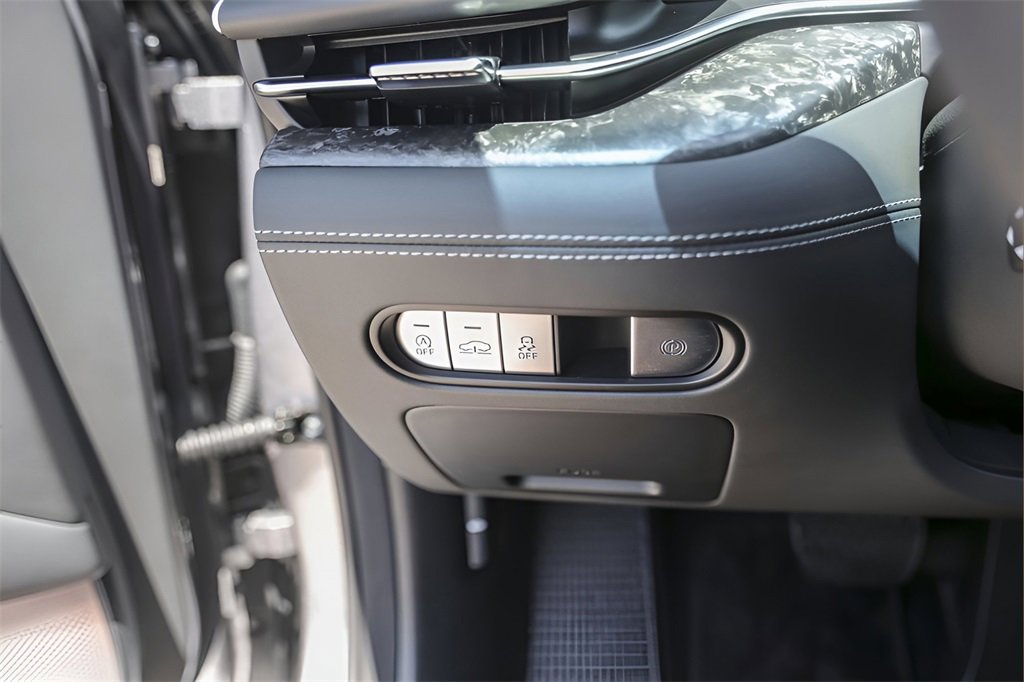 Used 2025 Genesis G90 3.5T image 15