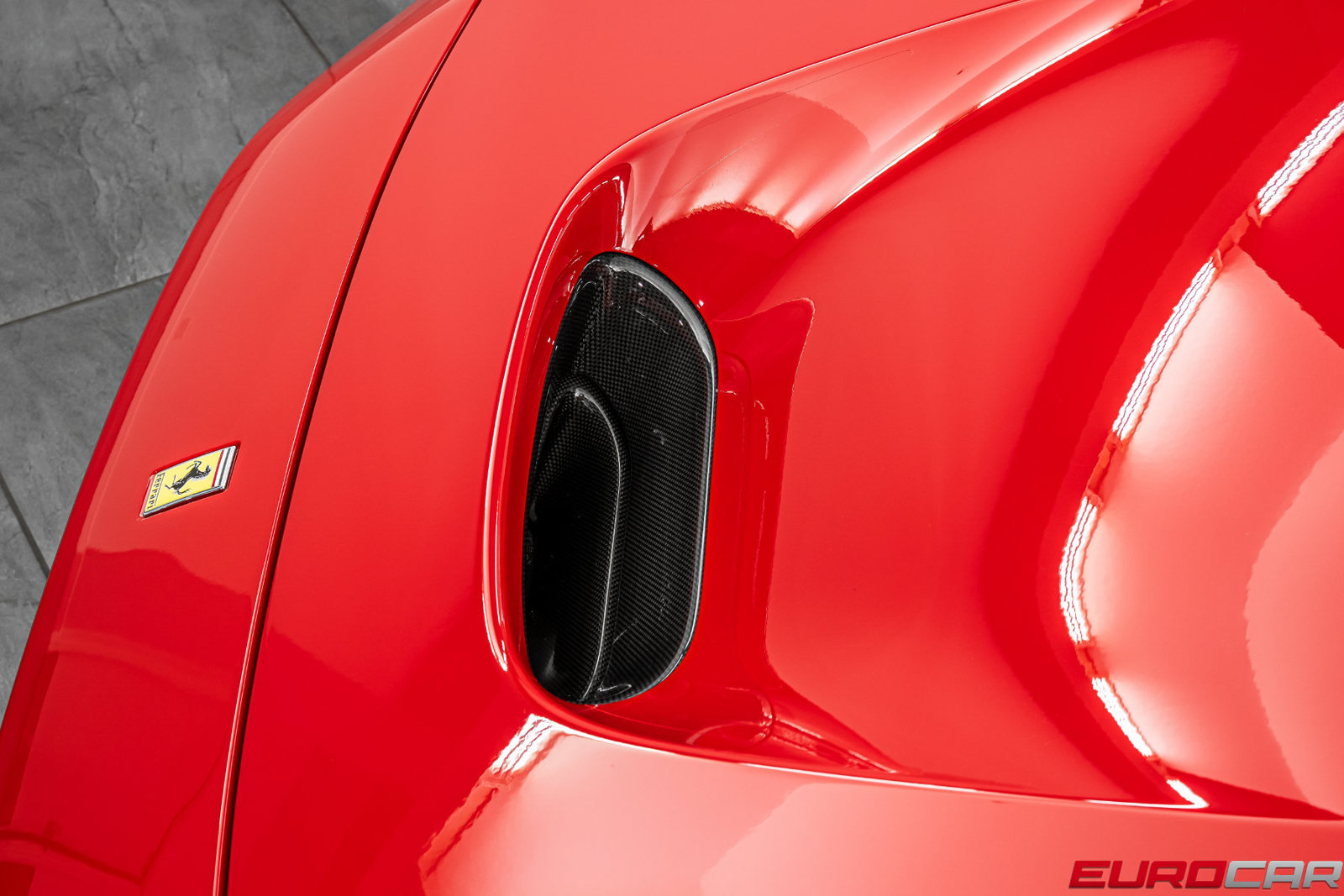 Used 2021 Ferrari F8 Tributo RWD image 10