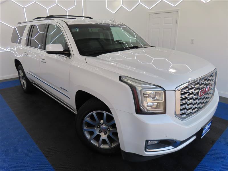 Used 2020 GMC Yukon XL Denali AWD/4WD image 5