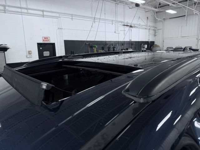 Used 2025 Chrysler Pacifica Limited FWD image 11