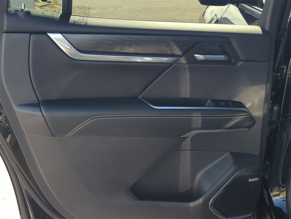 Used 2025 GMC Acadia Elevation image 23