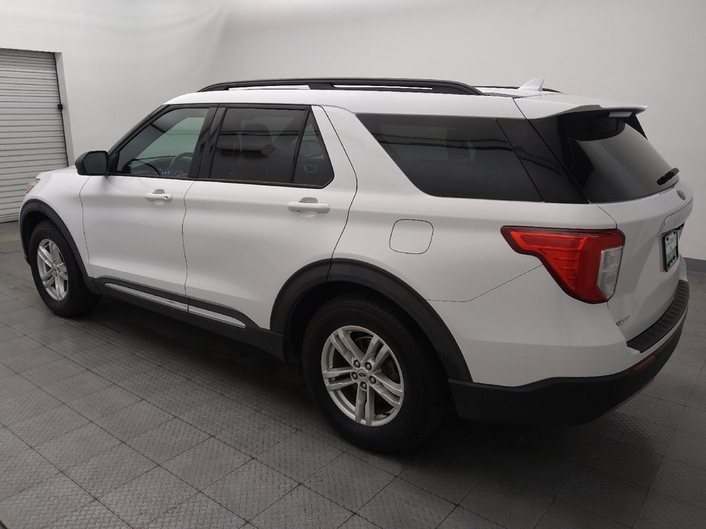 Used 2020 Ford Explorer XLT w/ Equipment Group 202A image 3