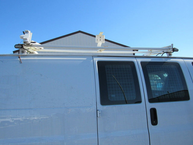 Used 2018 Chevrolet Express 2500 w/ Driver Convenience Package RWD image 19