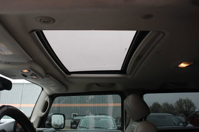 Used 2004 HUMMER H2 w/ Preferred Equipment Group image 6