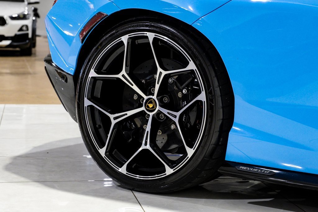 Used 2024 Lamborghini Revuelto image 53