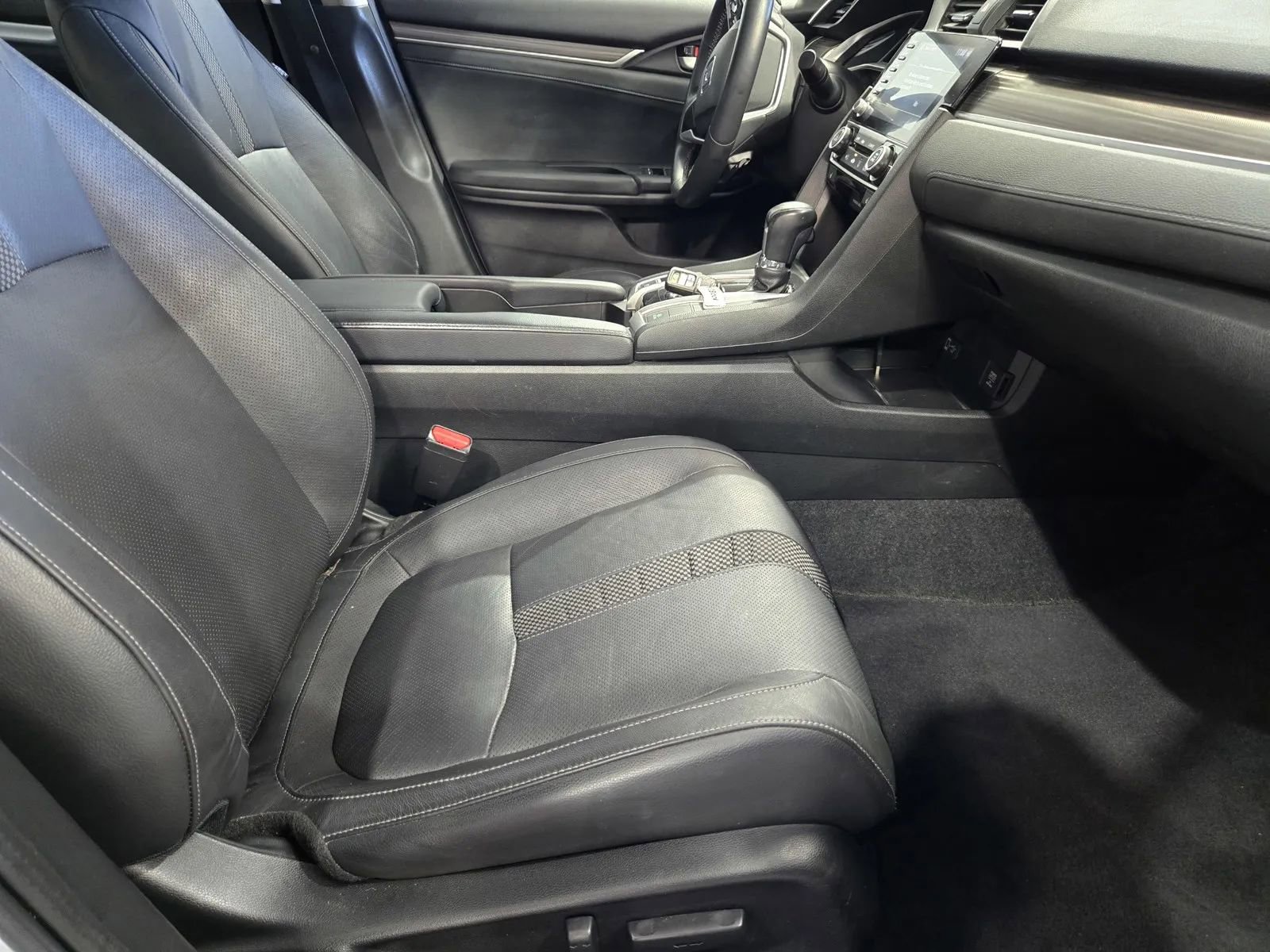 Used 2021 Honda Civic Touring image 7