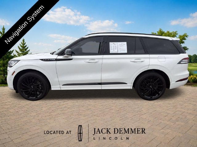 Used 2023 Lincoln Aviator Reserve w/ Equipment Group 201A AWD/4WD image 3