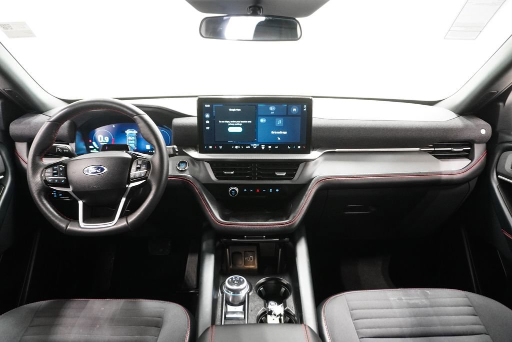 Used 2025 Ford Explorer ST-Line w/ ST-Line Street Pack image 8