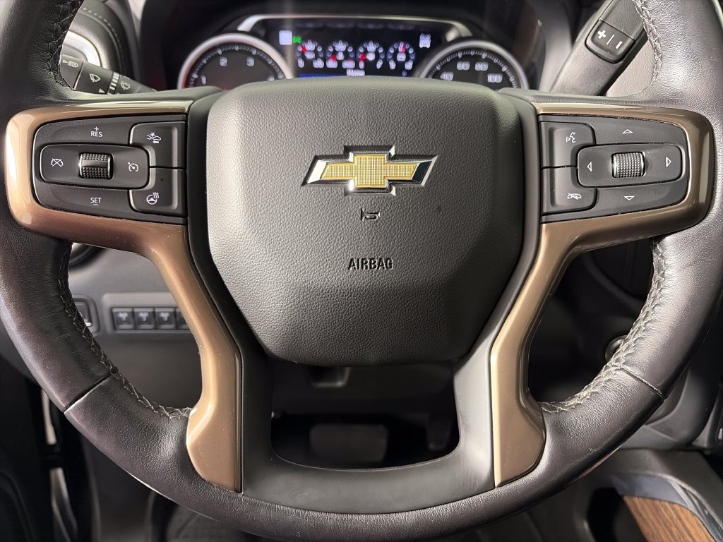 Used 2022 Chevrolet Silverado 3500 High Country AWD/4WD image 16