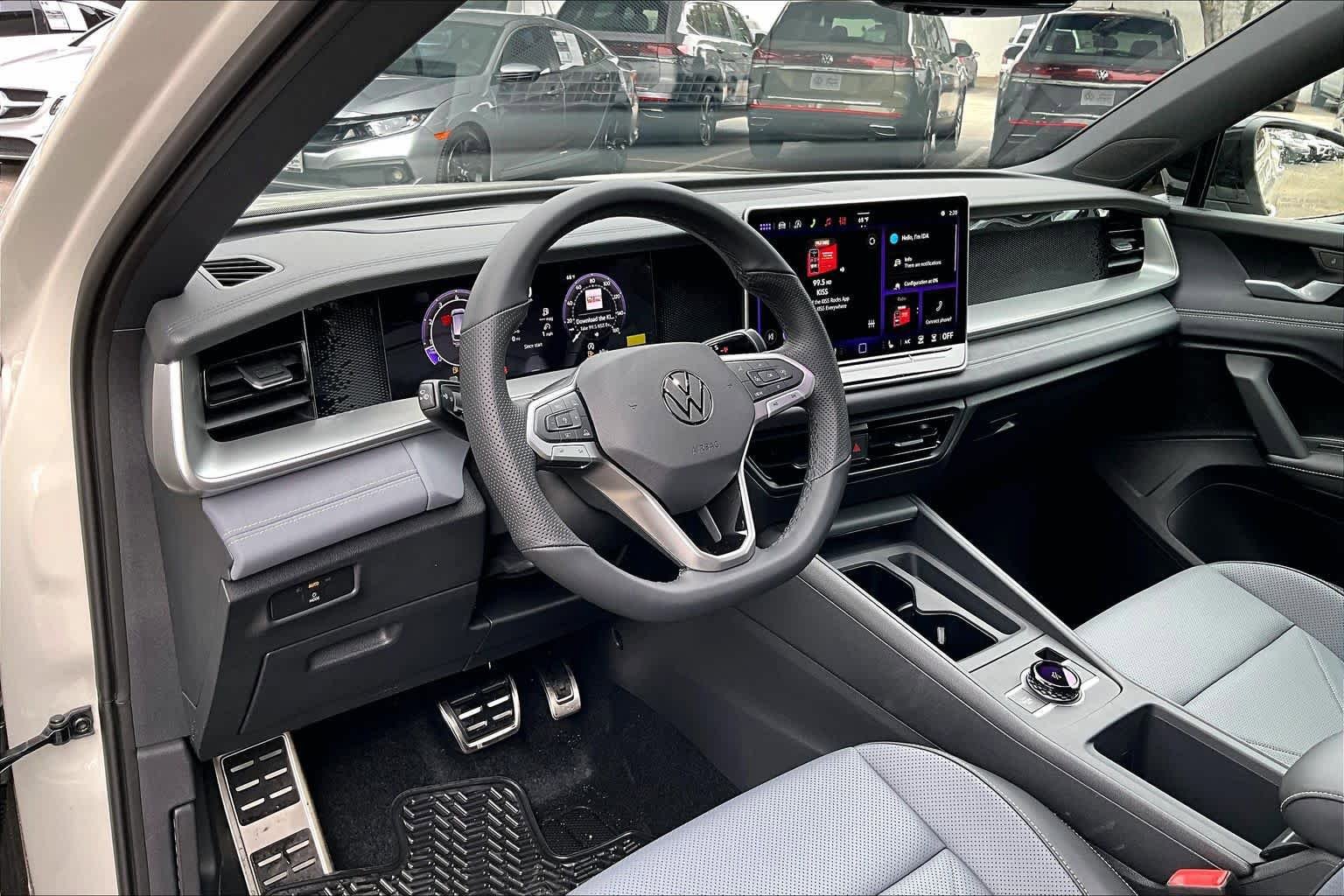 New 2026 Volkswagen Tiguan SE R-Line image 8