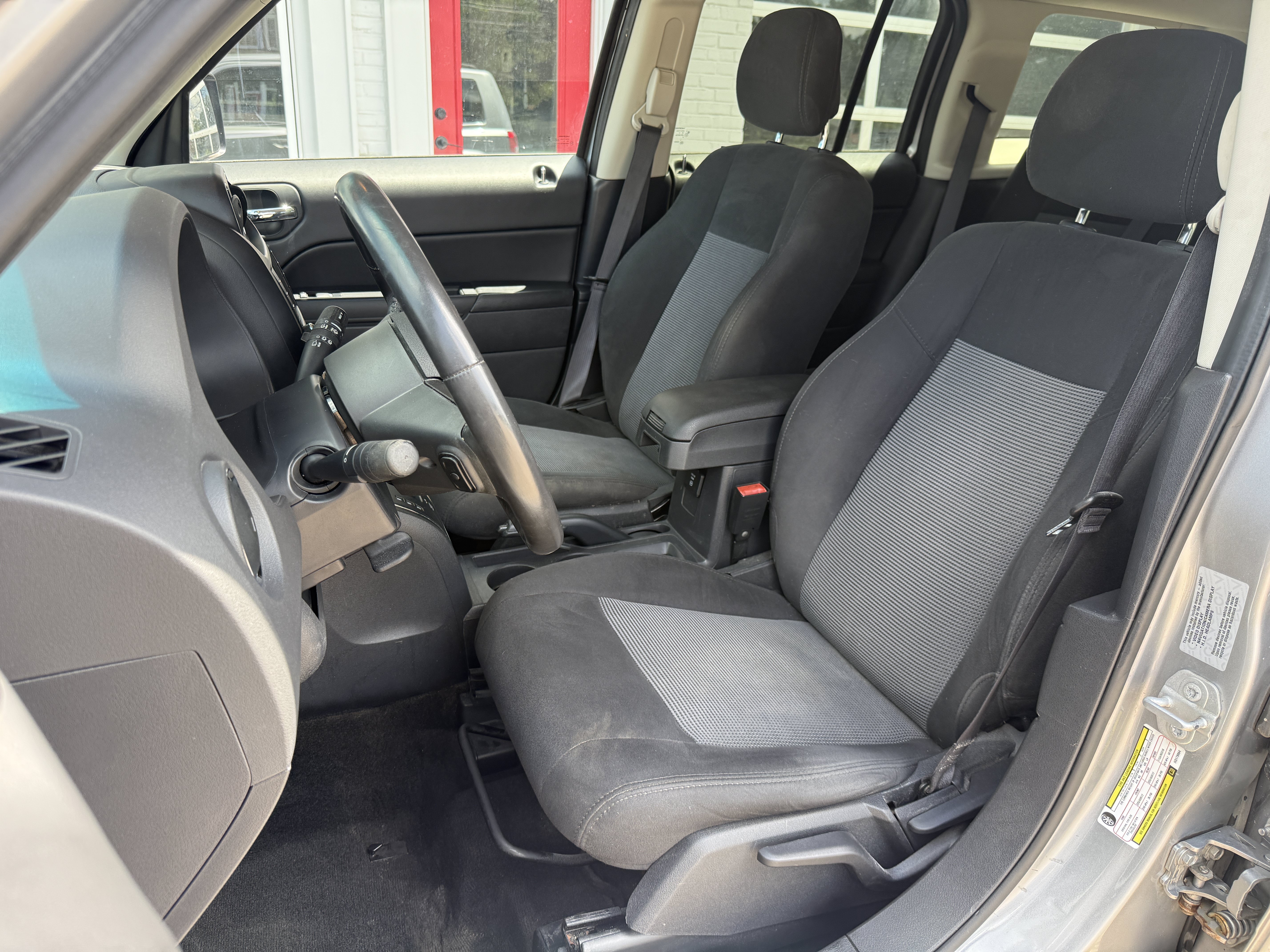 Used 2017 Jeep Patriot Latitude AWD/4WD image 13