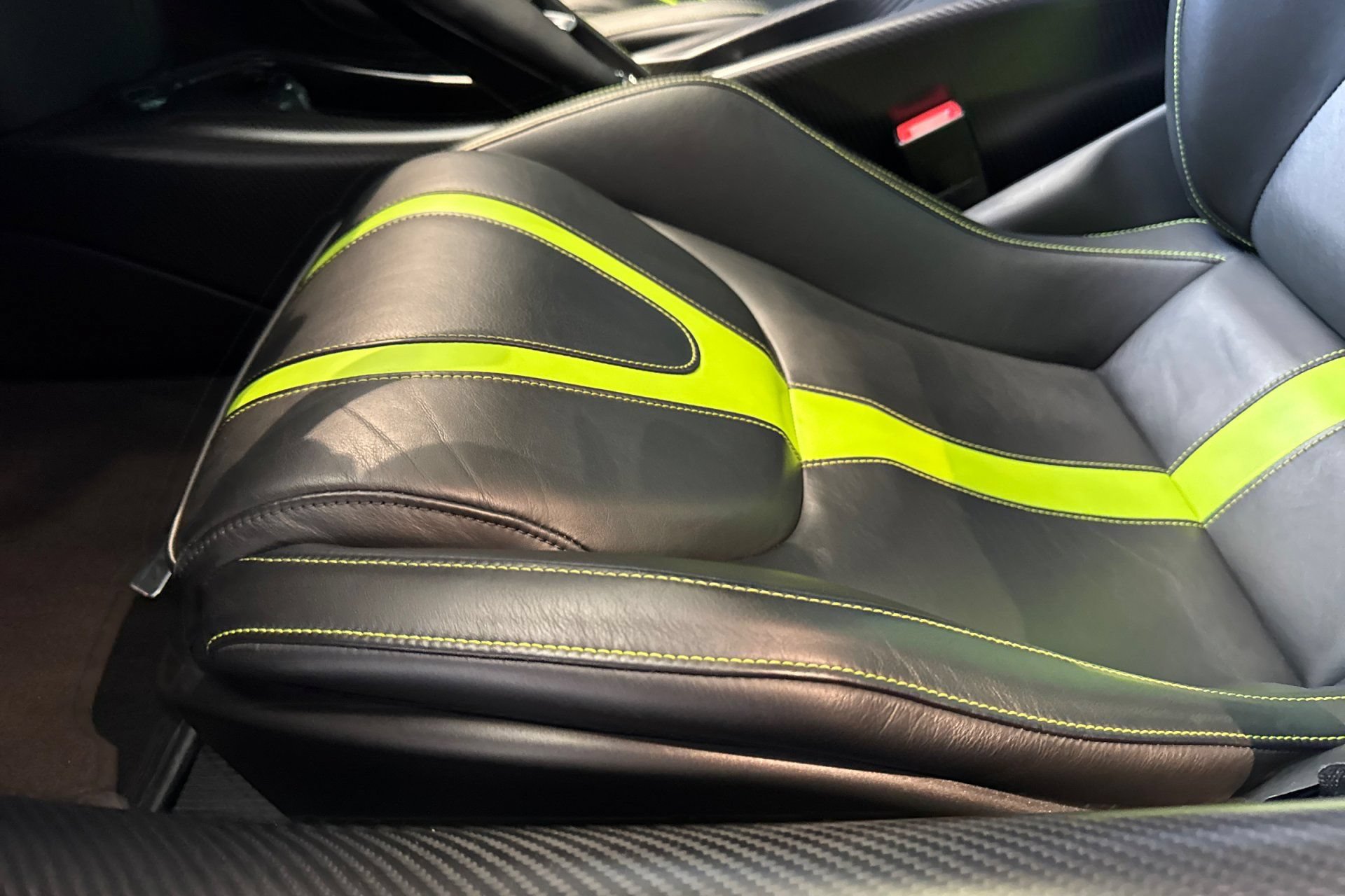 Used 2022 McLaren 765LT RWD image 15