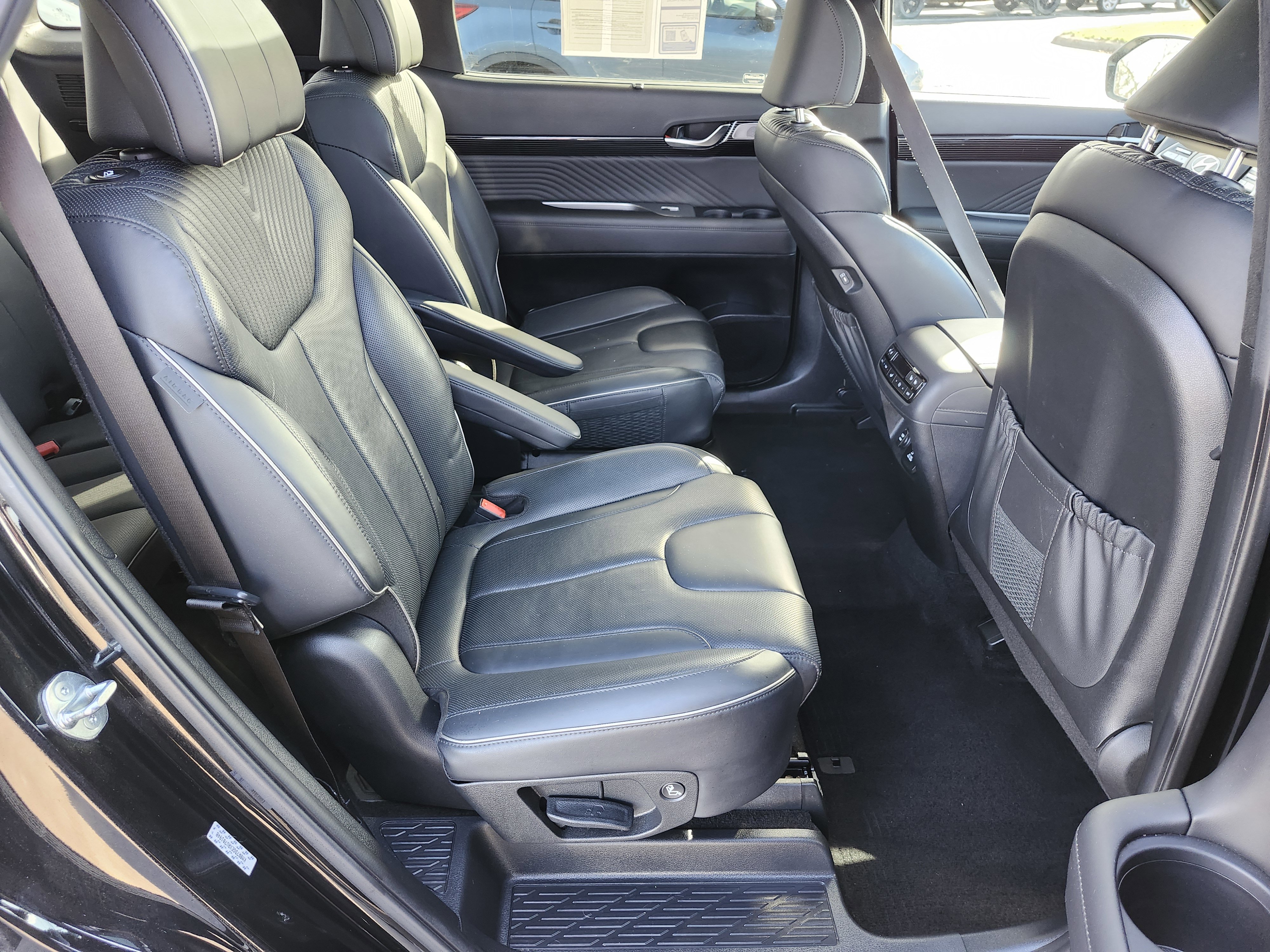 Used 2024 Hyundai Palisade Calligraphy image 23