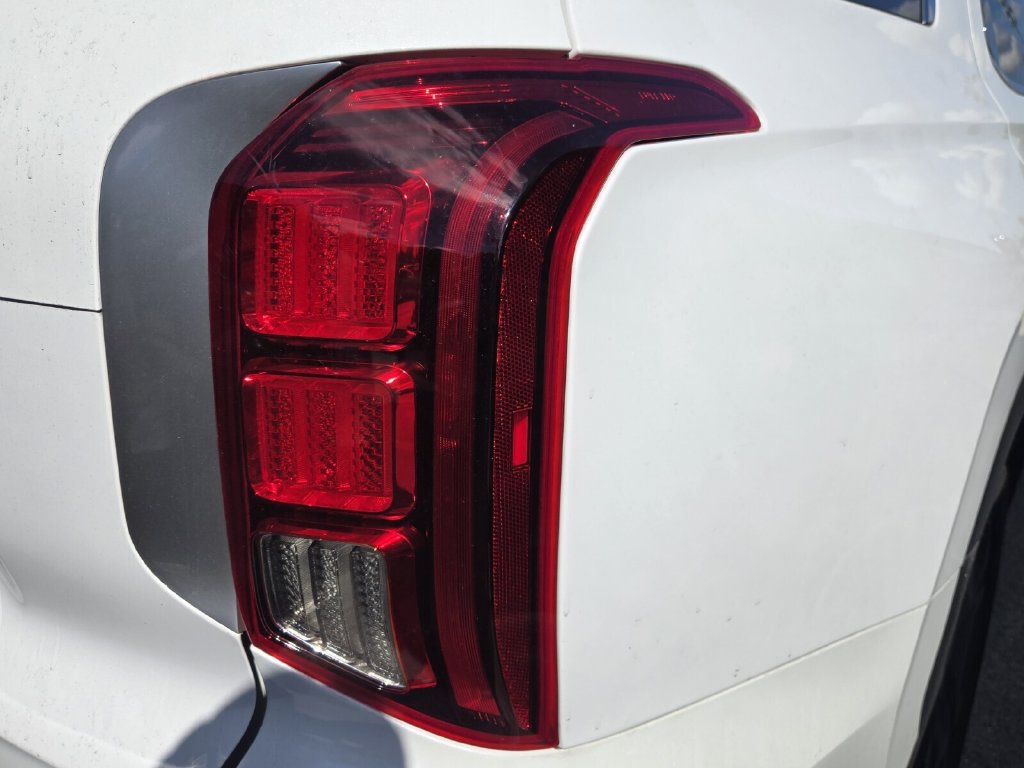 Certified 2025 Hyundai Palisade SEL FWD image 8