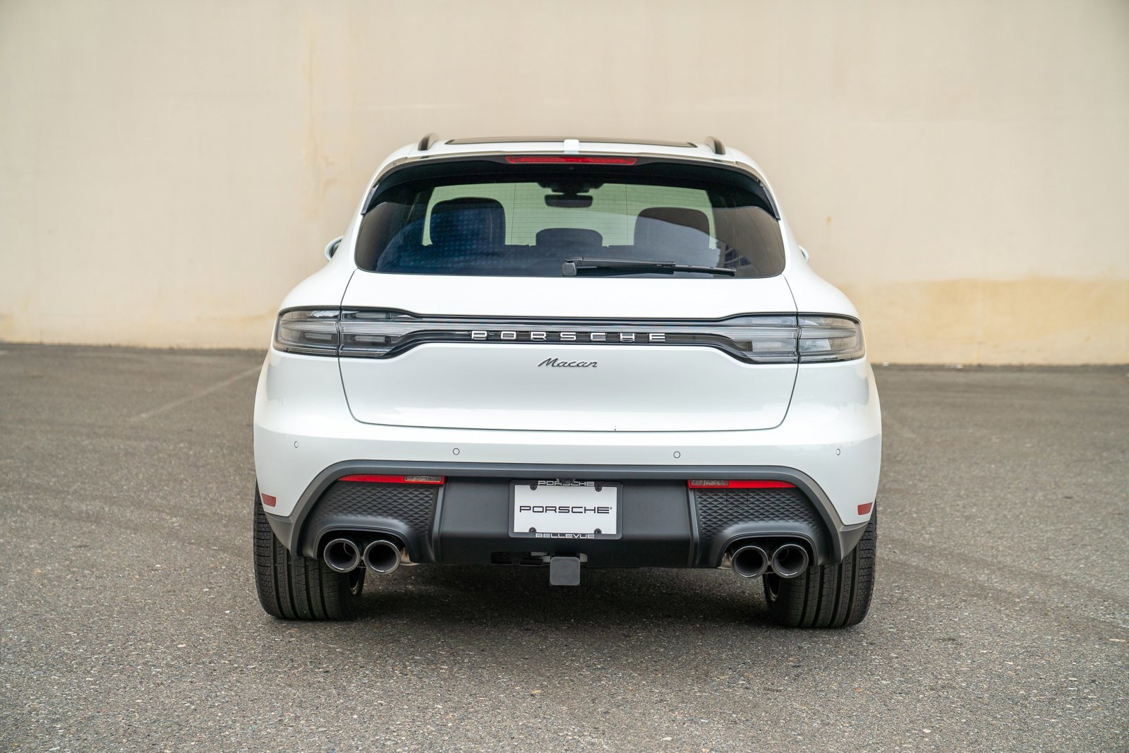 Certified 2025 Porsche Macan image 7